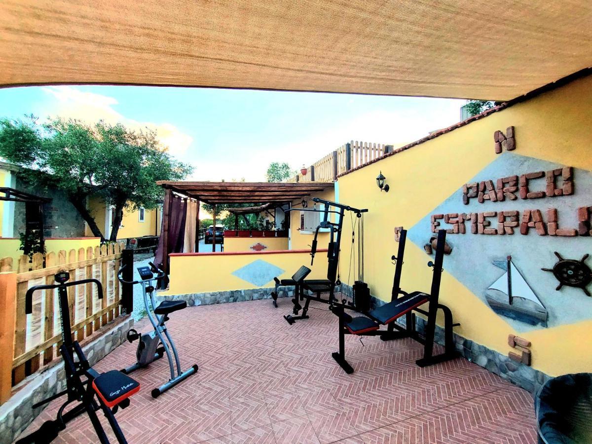 Parco Esmeralda - Family Residence E Breakfast マリーナ・ディ・カメロータ エクステリア 写真
