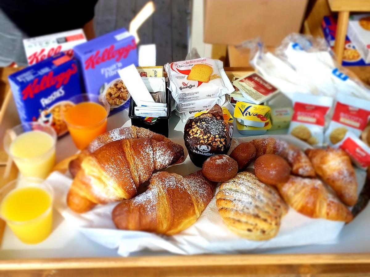 Parco Esmeralda - Family Residence E Breakfast マリーナ・ディ・カメロータ エクステリア 写真