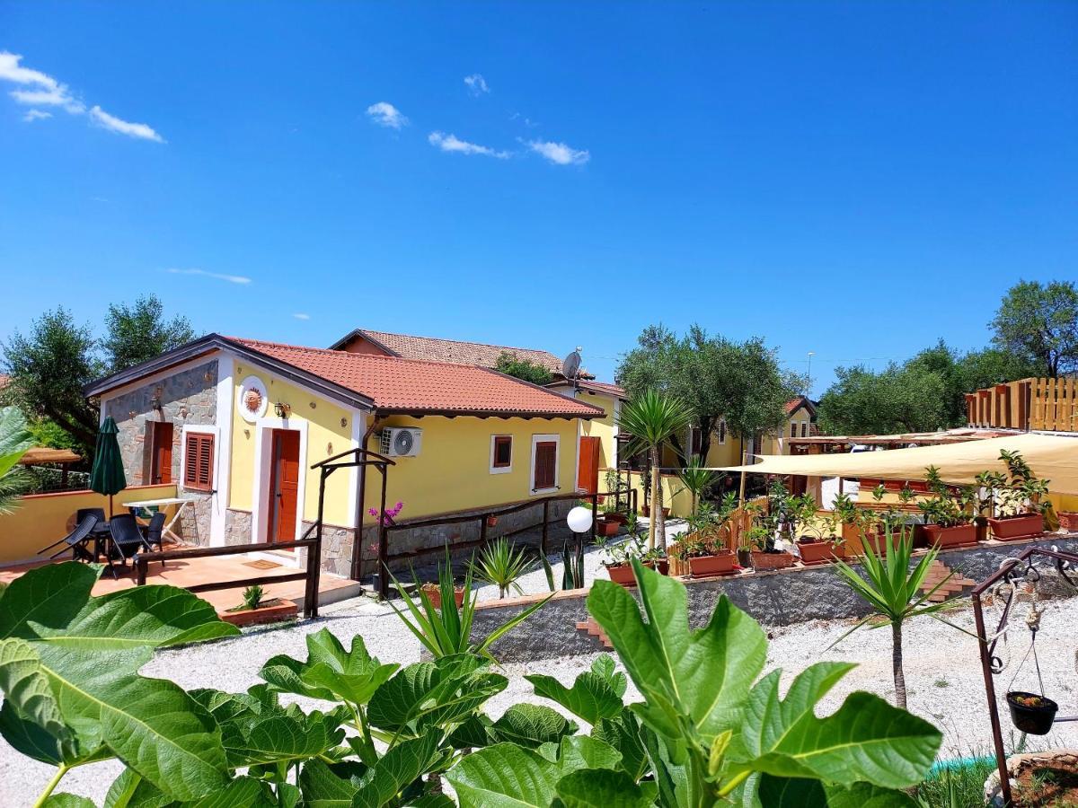 Parco Esmeralda - Family Residence E Breakfast マリーナ・ディ・カメロータ エクステリア 写真