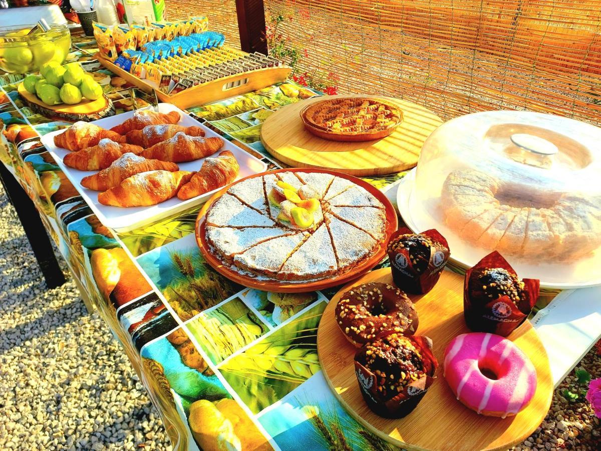 Parco Esmeralda - Family Residence E Breakfast マリーナ・ディ・カメロータ エクステリア 写真