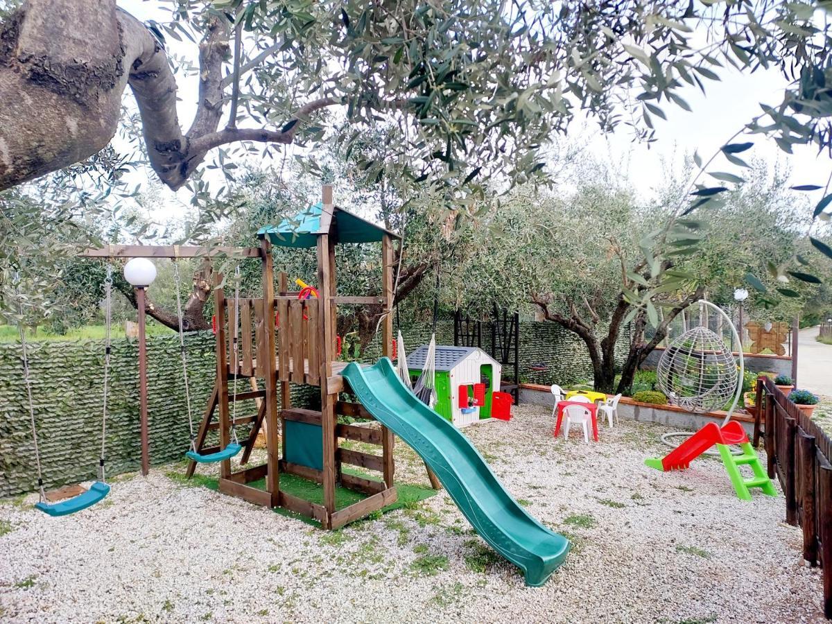 Parco Esmeralda - Family Residence E Breakfast マリーナ・ディ・カメロータ エクステリア 写真